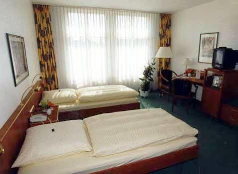 Hotel Kaiserhof Furstenwalde Exterior photo